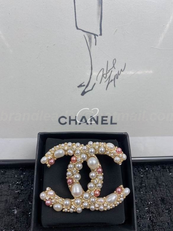 Chanel Brooch 539